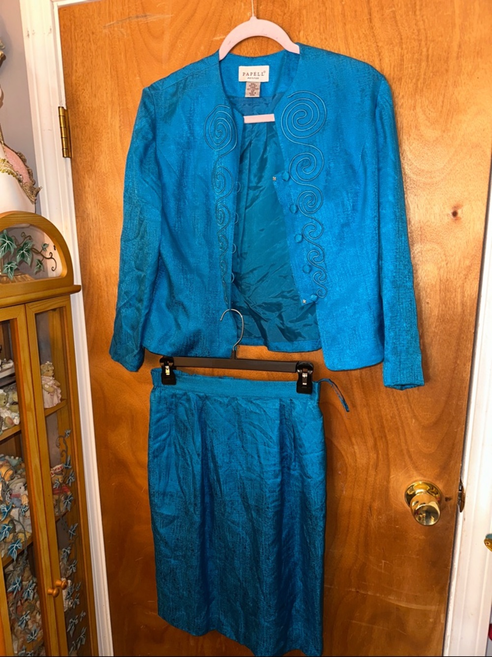Vintage Boutique Teal Embroidered Two-Piece Skirt Suit 100% silk